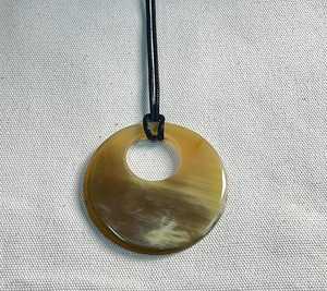 Colgante Redondo de Cristal con Diseño de Cuerno, Hecho a Mano, con Tacto Real, Tema de Amor, para Mujer, Regalo de Aniversario - Product Image 1