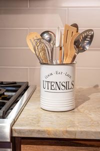 Portacubiertos de hierro contemporáneo para la cocina del hogar moderno, que mejora la organización con una elegante apariencia metálica - Product Image 4