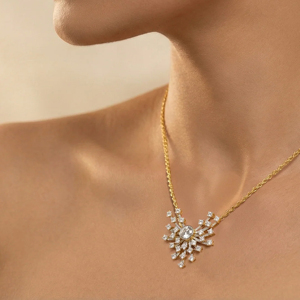 Collar con Colgante de Copo de Nieve, Oro Sólido de 18K, Diamante Redondo con Engaste de Garras, Cadena de Serpiente, Lujo Unisex para Uso Diario, Certificado GIA - Product Image 4
