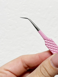 Pince à épiler pour extensions de cils couleur or avec design taillé en diamant, pince à épiler à pointe large 90° pour extensions de cils volume russe dorées - Product Image 6