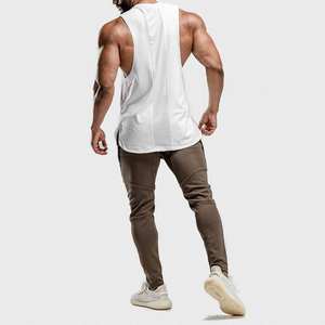 Camiseta sin mangas de malla tejida con logo personalizado para hombre, estilo casual deportivo, ideal para gimnasio y running, a la moda. - Product Image 2