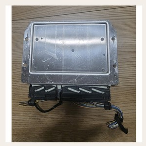 Módulo de control de suspensión neumática Airmatic usado de Mercedes Siemens. Utilizado para el módulo de control de suspensión neumática Airmatic de Mercedes. Piezas de automóvil. - Product Image 3