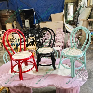 Chaises modernes en rotin écologique faites à la main pour les enfants Charme durable pour les activités intérieures et extérieures pour le salon et la cuisine - Product Image 3