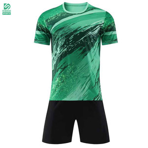 Vente en gros de vêtements pour hommes personnalisés en polyester léger de haute qualité, sublimation, réversibles, respirants, séchage rapide, écologiques - Product Image 1