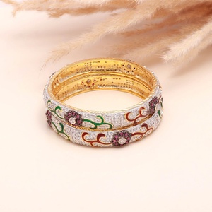 Brazalete Tradicional Indio de Latón con Circonita y Diamantes Americanos, Bañado en Oro de 22K, Joyería Festiva - Product Image 3