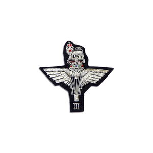 Badges de blazer en métal brodés à la main de haute qualité avec épingle de sûreté pour vêtements et chapeaux - Product Image 2