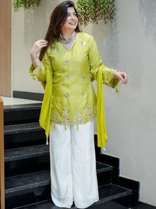 Ensemble Kurta en Soie Viscose Pure pour Femme avec Dupatta Kavita 2, Tissu Supérieur en Soie Viscose Pure - Product Image 1