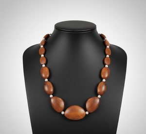 Collier artisanal en bois de longueur opéra : Formes de bonbons variées avec entretoises en résine blanche et finition cirée - Product Image 5