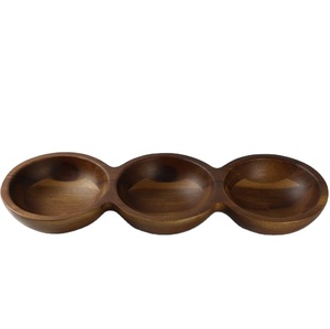 Ensemble de service à trois bols en bois naturel, design connecté, pour collations, condiments, plat de service polyvalent, cuisine rustique - Product Image 1