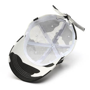 Gorro Deportivo Informal de Estilo Urbano Moderno, Panel Frontal Estructurado, Acabado Liso, 100% Algodón, Hecho en Pakistán - Product Image 5