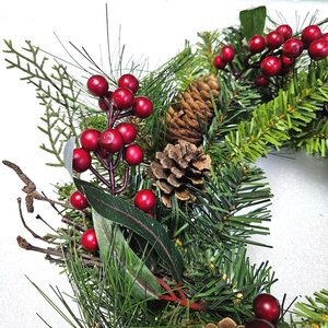 Couronne de Noël en plastique de 35cm de baies artificielles de différentes couleurs décorations saisonnières et de vacances - Product Image 5