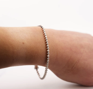 Pulsera de tenis de acero inoxidable chapada en rodio para mujer, con diamantes de talla brillante redonda y engaste en canal, joyería clásica para bodas - Product Image 3