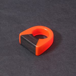 Anneaux de serviette en bois et résine artistiques, bagues créatives et tendance pour une table élégante - Product Image 6
