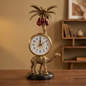 Horloge de table en métal antique avec sculpture décorative de palmier, horloge de bureau vintage de luxe pour la décoration de la maison, du bureau ou des étagères - Product Image 4
