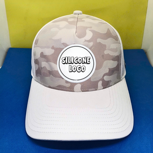 Gorra de Béisbol Ajustable de 5 Paneles con Logotipo Personalizado, Impermeable, Transpirable, Gorra Deportiva Perforada, Gorra de Golf con Orificios Cortados con Láser y Visera Curva - Product Image 1