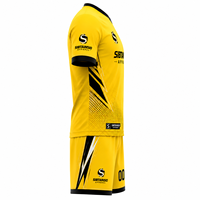 Maillots de football à manches courtes respirants personnalisés et ensembles d'uniformes avec impression par sublimation Couleurs et styles personnalisés