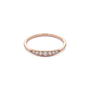 Bague de promesse minimaliste empilable en or massif 10K 14K avec sept diamants, bague d'anniversaire délicate avec milgrain et diamant de laboratoire rond - Product Image 3