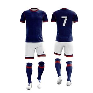 Conjunto de Uniforme de Fútbol Deportivo con Logotipo Personalizado Sublimado para Modelo de Moda - Product Image 1
