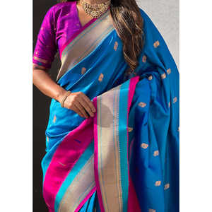 ผ้าไหมพายทานีสีน้ำเงิน พร้อมขอบผ้าซาตินมูนียา เสื้อผ้าอินเดียและปากีสถาน โดย Elite Weaves - Product Image 4