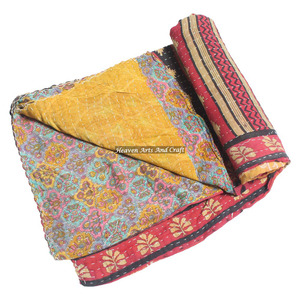 Lote al por mayor de colchas reversibles de algodón Kantha, colchas indias reversibles cosidas a mano, mantas pesadas de sari antiguo, patchwork pesado. - Product Image 6