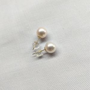 Boucles d'oreilles en or 18 carats avec perles d'eau douce pour femmes, 7,5-8 mm, rondes, design simple et élégant - Product Image 3