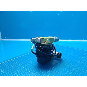 Válvula Solenoide Piloto de 2 Puertos SMC VXZ2230-03-5DZ1 Usada Como Parte del Equipo Legacy Semiconductor - Product Image 6