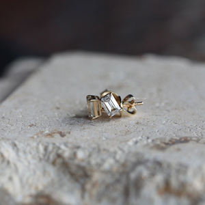 Boucles d'oreilles classiques rectangulaires en diamant taille émeraude, certifiées IGI, en or jaune massif, diamant solitaire étincelant créé en laboratoire CVD HPHT, pour mariage - Product Image 4
