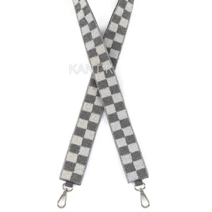 Correa de cuentas bordada hecha a mano en oro y blanco para el día del partido con letras blancas para bolsa deportiva - Product Image 4