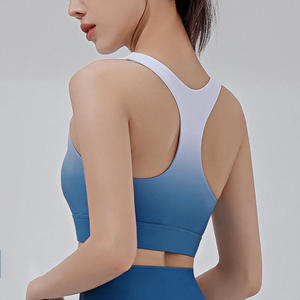 บริการ OEM สไตล์ล่าสุด ผู้ผลิตชั้นนำ ออกแบบตามสั่ง แบรนด์ส่วนตัว เสื้อกีฬาคอวีไร้ตะเข็บด้านหน้า น้ำหนัก 220 กรัม สวมใส่สบายสำหรับกิจกรรมกลางแจ้ง - Product Image 4