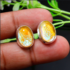 Boutons de manchette en opale faits à la main pour hommes, confectionnés avec de la pierre d'opale naturelle offrant une brillance et une couleur uniques, design élégant et raffiné. - Product Image 3