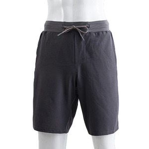 Pantalones cortos de alto rendimiento. Franjas laterales deportivas y detalles en contraste para un estilo llamativo. aparición atlética profesional. - Product Image 5