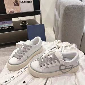 2026 Hot Selling Designer Inspired Heart <b>Sneakers</b> Platform Canvas Shoes Fashion Casual Low Top <b>Sneakers</b> for Women Wholesale - Product Image 1