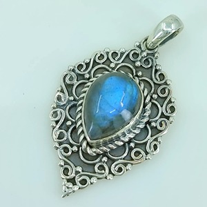 Collier pendentif en argent sterling fait main avec labradorite, serti clos, pierre précieuse naturelle en forme de poire, bijoux bohèmes, pierre de naissance de février - Product Image 3