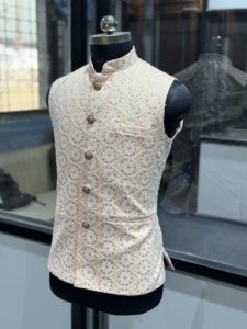 Veste Nehru de luxe en jacquard brodé or ivoire pour homme, gilet ethnique indien haut de gamme avec broderie florale, protection solaire, pour mariage - Product Image 5