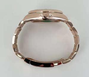 Montre-bracelet de luxe élégante pour homme, en quartz, entièrement sertie de diamants Moissanite, style tendance - Product Image 4