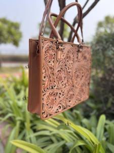 Sac fourre-tout en cuir véritable, nouveau design, sculpté à la main, grande taille, style bohème vintage, sac à bandoulière élégant fait main - Product Image 2