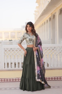 Femmes entièrement évasées Lehenga Faux Georgette paillettes brodé Blouse Designer numérique imprimé pour mariage indien pakistanais - Product Image 5