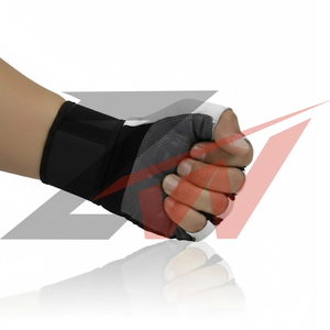 Gants de musculation en cuir blanc avec logo personnalisé, support intégré pour le poignet, demi-doigts, pour entraînement en salle de sport, fabricant OEM - Product Image 3