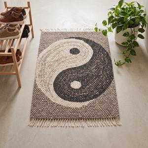พรมขนสัตว์สีเทาขาวลายหยินหยางทอมือพร้อมพู่ห้อย พรมปูพื้นลายเรขาคณิตสไตล์โบโฮสมัยใหม่สำหรับตกแต่งห้องนั่งเล่นและห้องนอน - Product Image 2