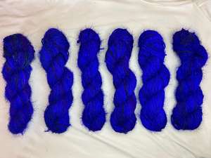 Fil de soie de sari chenille multicolore teint à la main, écologique, antibactérien, recyclé, texture douce, pour tricot, crochet et tissage - Product Image 4