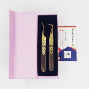 Juego de pinzas para pestañas de microfibra Nano Grip chapadas en oro Acero inoxidable 90 grados Volumen curvo Extensión de pestañas Puntas de fibra - Product Image 1