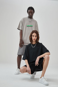 เสื้อยืดคอกลมโอเวอร์ไซส์ ยูนิเซ็กซ์ ผ้าฝ้ายย้อมสีพื้น แขนสั้น สวมใส่สบาย ระบายอากาศได้ดี ผ้าถัก - Product Image 3