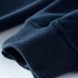 สินค้าใหม่ฤดูใบไม้ผลิ 2026 เสื้อฮู้ดดี้ผู้ชายผ้าฟลีซหนา 360 กรัม ตัดต่อผ้า 100% คอตตอน ทรงปกติ รับสกรีนโลโก้ ย้อมสีพื้น แบรนด์แฟชั่น - Product Image 4