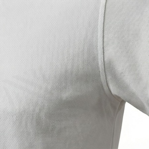 Vente en gros de polos pour hommes sur mesure avec logo imprimé, nouveau design, couleur unie, tissu tricoté, fabriqué au Pakistan - Product Image 5