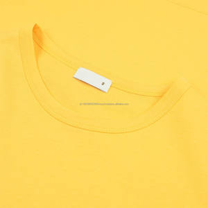 T-shirt léger pour homme, tendance et confortable, avec un matériau doux, respirant et à séchage rapide, personnalisable avec votre propre logo - Product Image 3