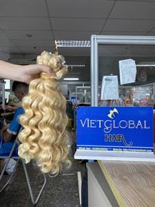 มัดผมมนุษย์ผมหยิกเป็นลอนคลื่นสีบลอนด์ธรรมชาติแบบดิบ100% - Product Image 6