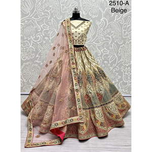 Collections de velours de vêtements de mariée indiens pour la mariée avec le travail de Zarkhan par Fabzone - Product Image 2