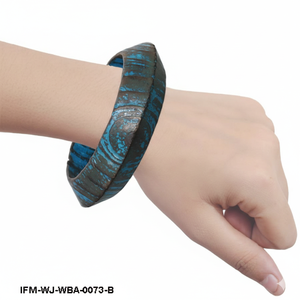 Bracelet en bois massif fait main, style ethnique tribal, patine bleue rustique peinte à la main, style antique - Product Image 6