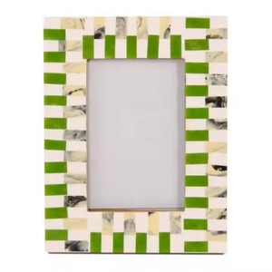 Cadre photo en résine fait main exclusif |   Cadre photo en résine époxy artistique pour la décoration moderne de la maison - Product Image 2