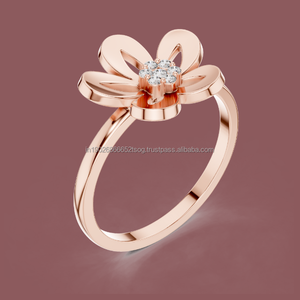 Bague en or personnalisée 10 carats avec moissanite taillée en cœur - Product Image 1